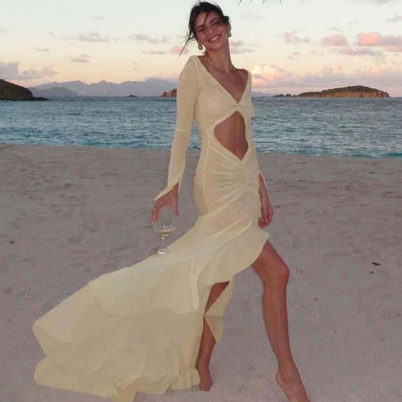 NWT HELSA The Hilma Gown - Picture 6 of 15